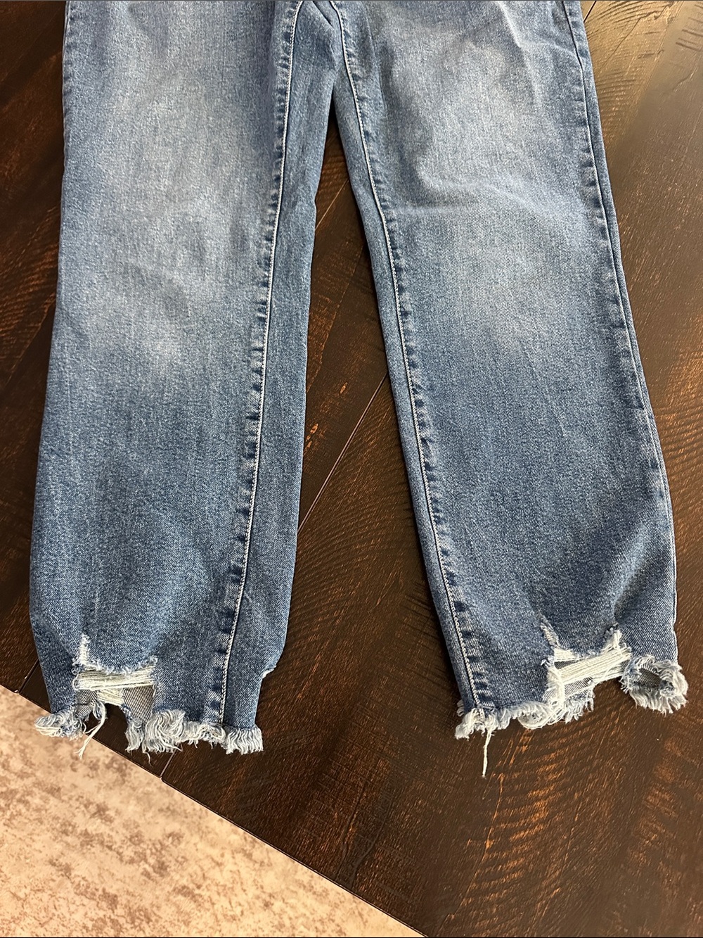 Time and Tru Medium Wash Straight-Leg Jeans with Frayed Hem - Picture 2 of 5